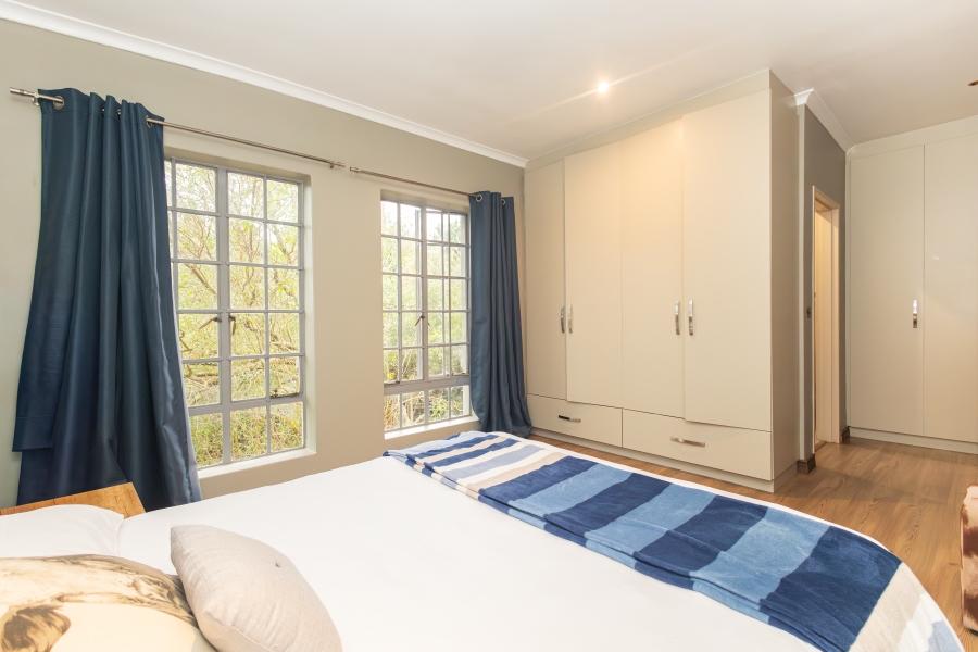 5 Bedroom Property for Sale in Vierlanden Western Cape